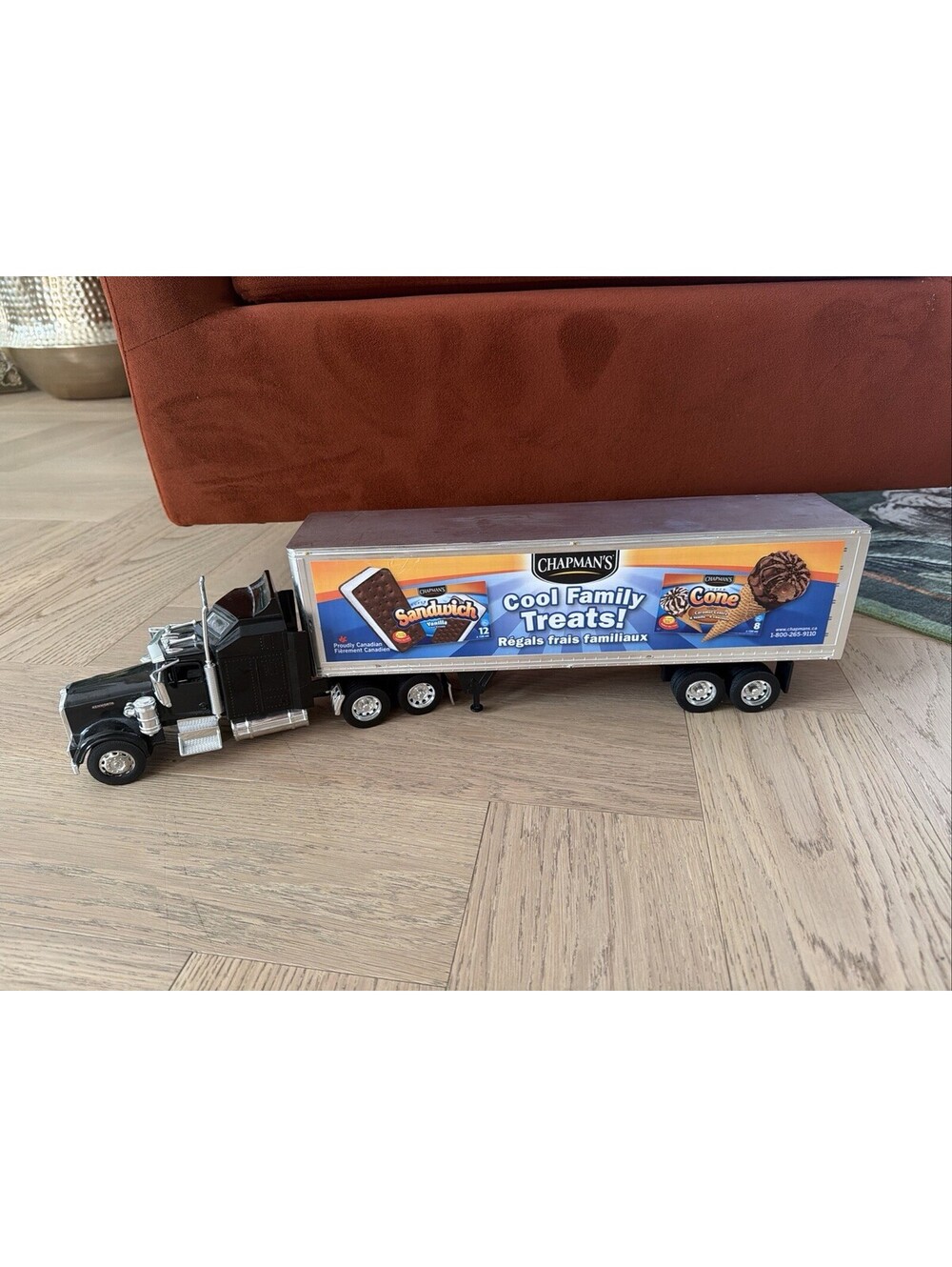 New-Ray 1:32 Kenworth W900 Chapman’s Ice Cream Semi Truck Trailer Diecast